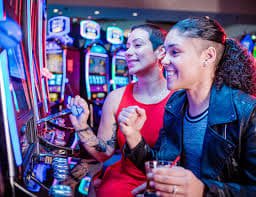 780win game bài trực tuyến tiến lên phỏm